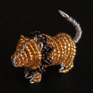 leone in perline e filo di ferro 'Perla del Deserto' dell'artigianato africano